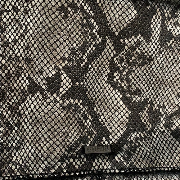 New Guess Purse - Picture 3 of 12